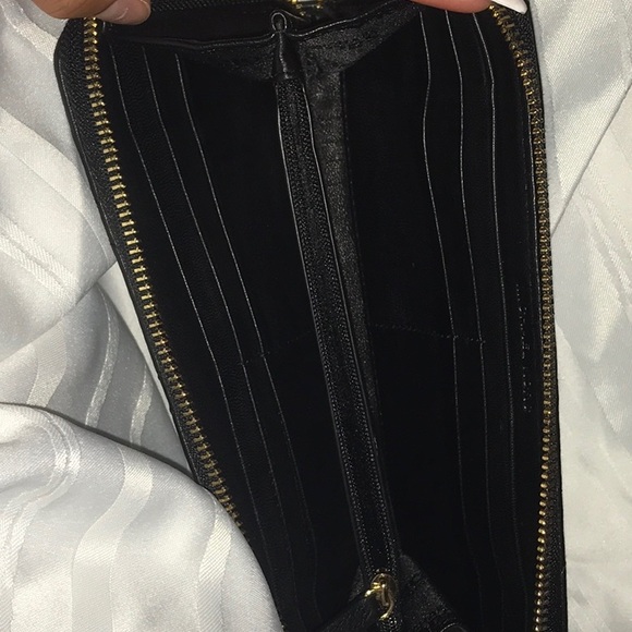 Padded clutch with classy plating on the front - Picture 5 of 7